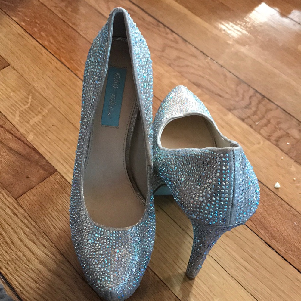 8 1/5 Betsy Johnson shoes